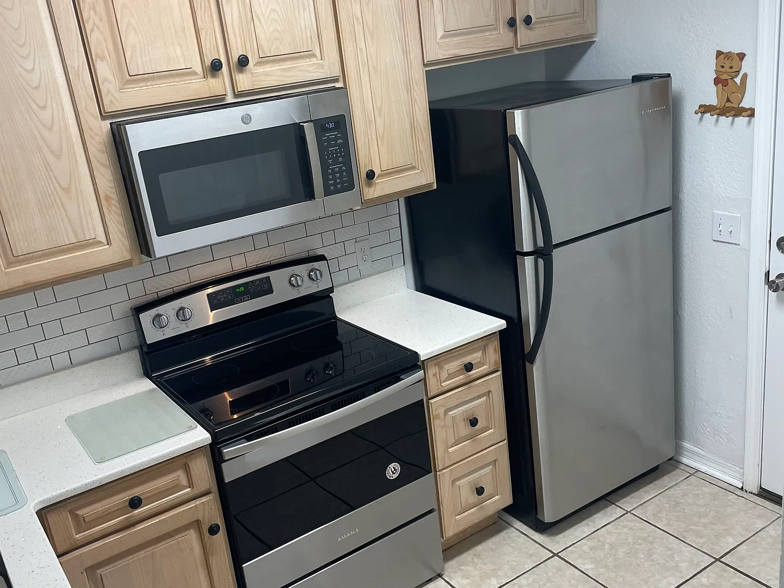 2 bed, 937 sqft, $1,700 — Photo 3