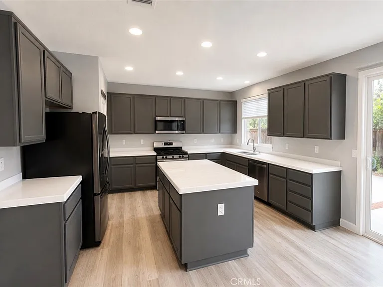 33012 Seville St — Photo 7