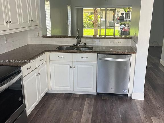 4th image of 362 SW 122nd Ave #362