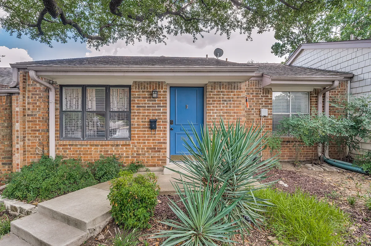 Building Photo - 13618 Brookgreen Dr