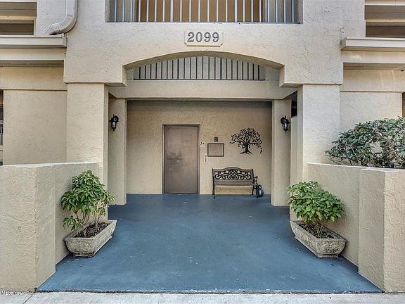 2nd image of 2099 Winterbourne Dr E #303