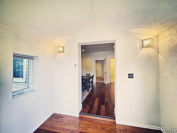 3rd image of 6456 Southwest Ave