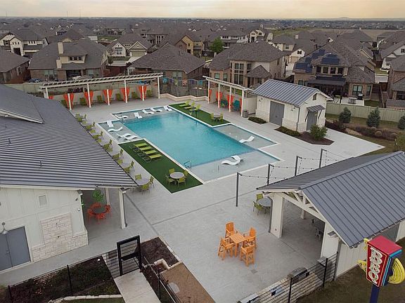 3rd image of 545 Peace Dr
