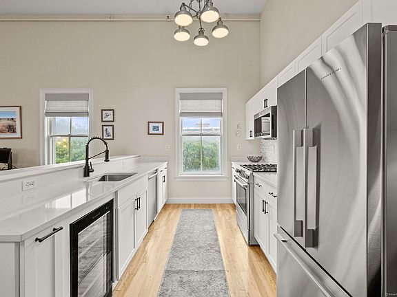 5th image of 16-18 Ann St APT 32