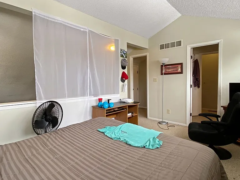 2105 Melrose Dr — Photo 11