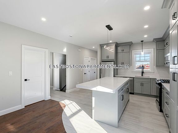 5th image of 120 Saint Andrew Rd #1