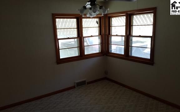 5th image of 217 Chestnut St