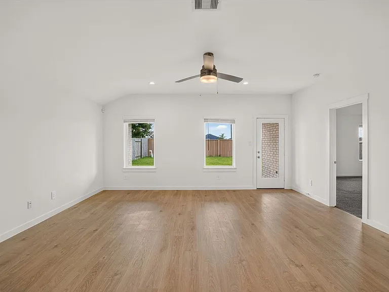 29510 Paytons Park Ct — Photo 13