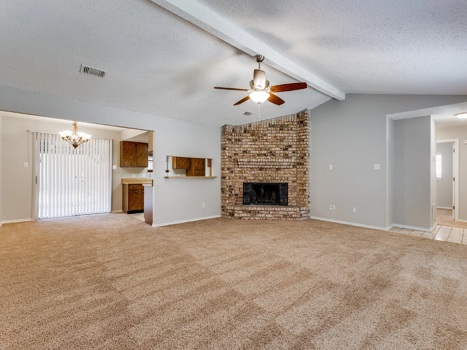 3 bed, 2.0 bath, 1340 sqft, $1,800 — Photo 3