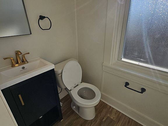 5th image of 303 N Lime St