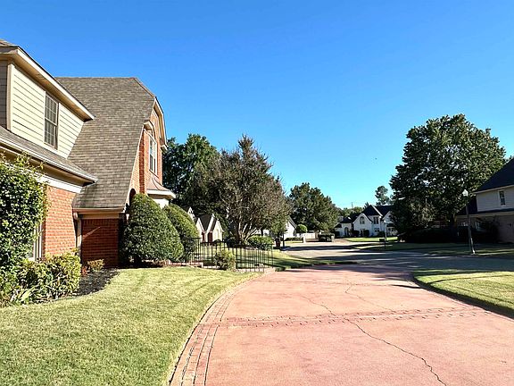 5th image of 1292 Fairway Forest Dr E
