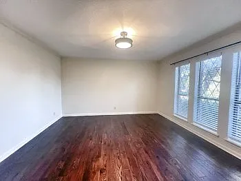 5 bed, 2868 sqft, $2,495 — Photo 2
