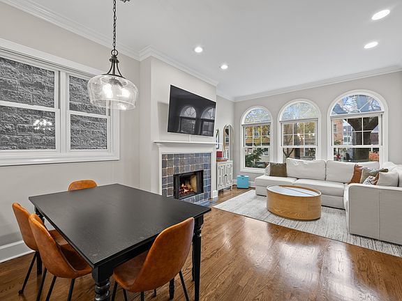 3rd image of 2852 N Damen Ave #1