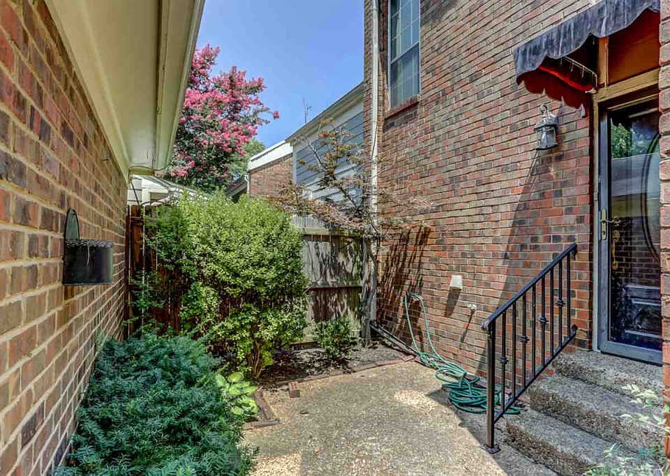 1st image of 6942 Amberly Rd #6942