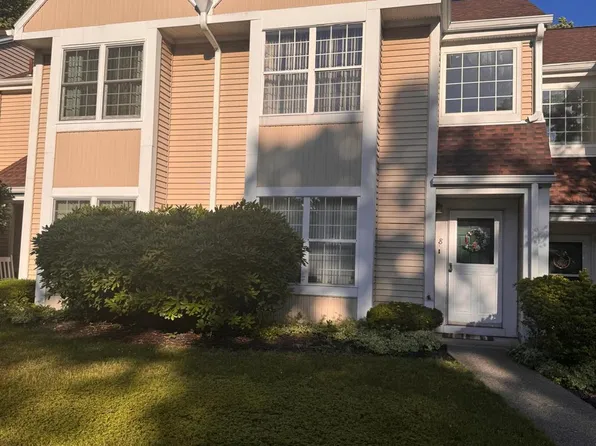 8 Creekside Circle, Spring Valley, NY 10977