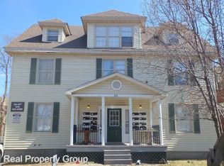 210 Hitt St APT 001, Columbia, MO 65201