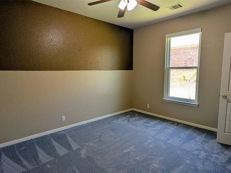 114 Ambrose Dr — Photo 27