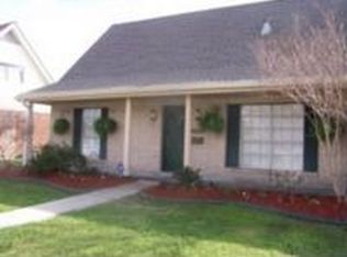 2912 Baywood Dr, Gretna, LA 70056