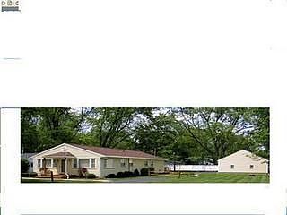 1st image of 17448 Laurel Ave