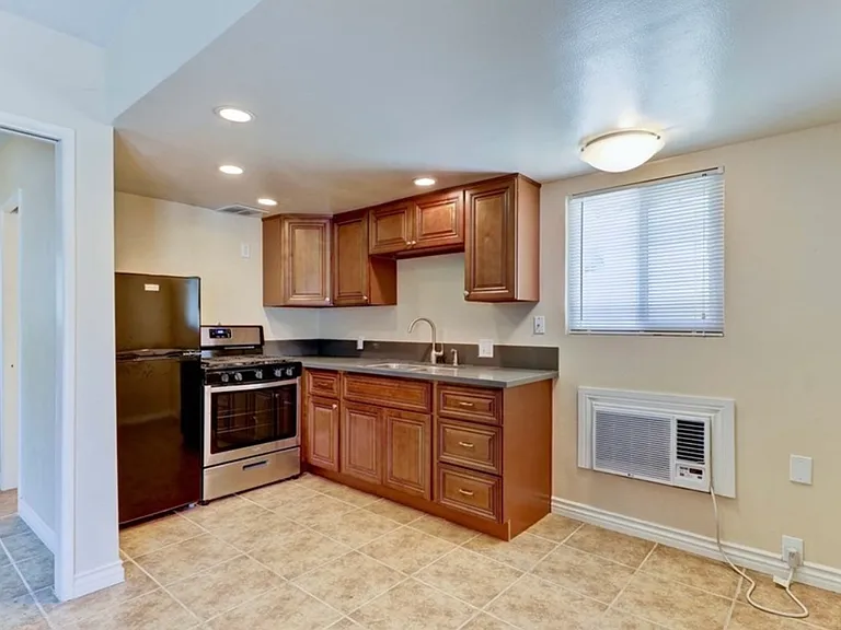 16054 Grand Ave #B — Photo 2
