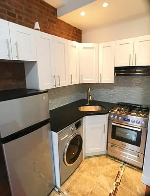 Rented by Bohemia Realty Group | media 14