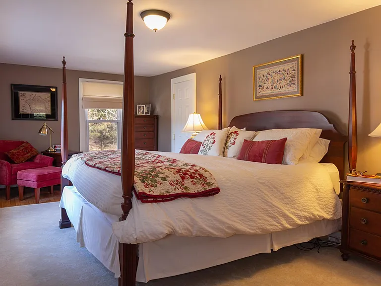 323 Green Hill Rd — Photo 11