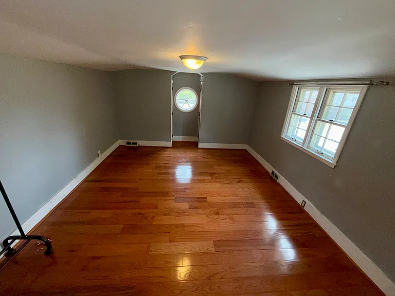 915 Perry Hwy — Photo 53