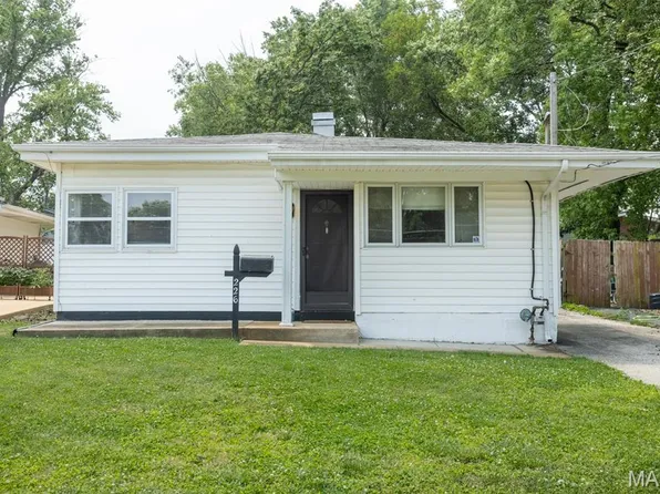 226 Monica Dr, Saint Louis, MO 63127