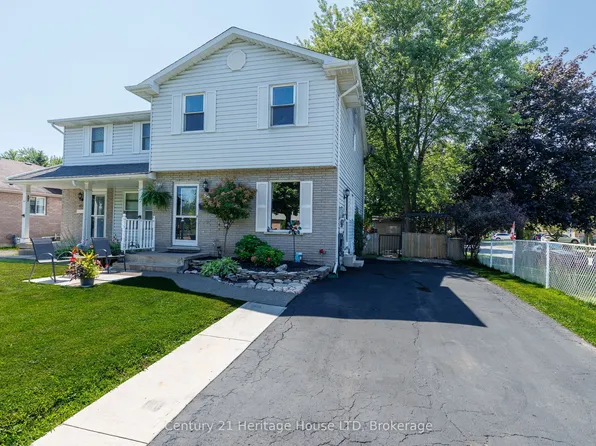 6477 Malibu Dr, Niagara Falls, ON L2H 2W4