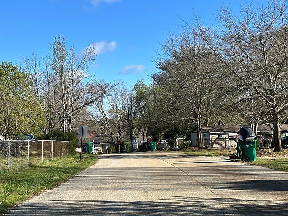 4th image of 183 Rockwood Ln