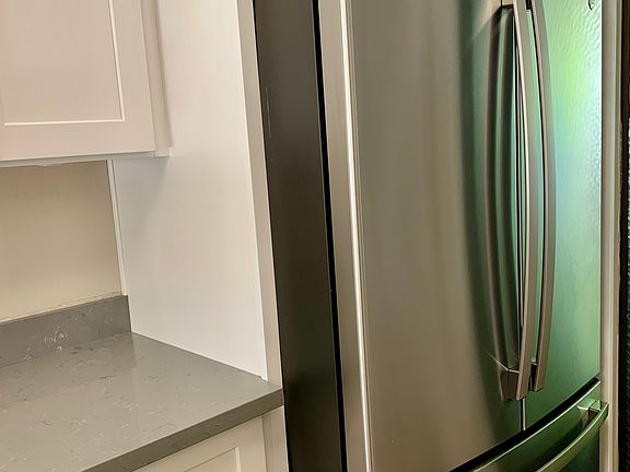 4th image of 13680 NE 69th St #627