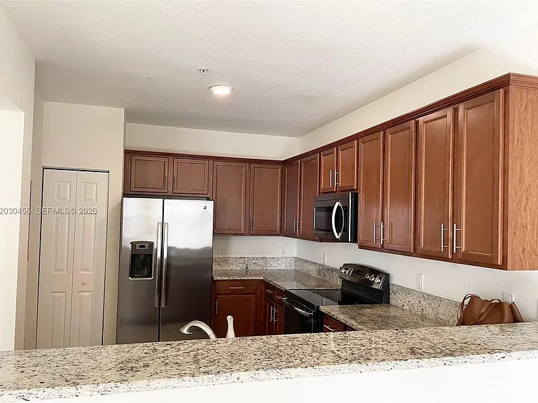 10620 NW 88th St #216 — Photo 5