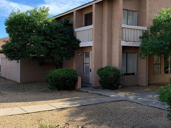 2nd image of 2845 E Tracy Ln #6