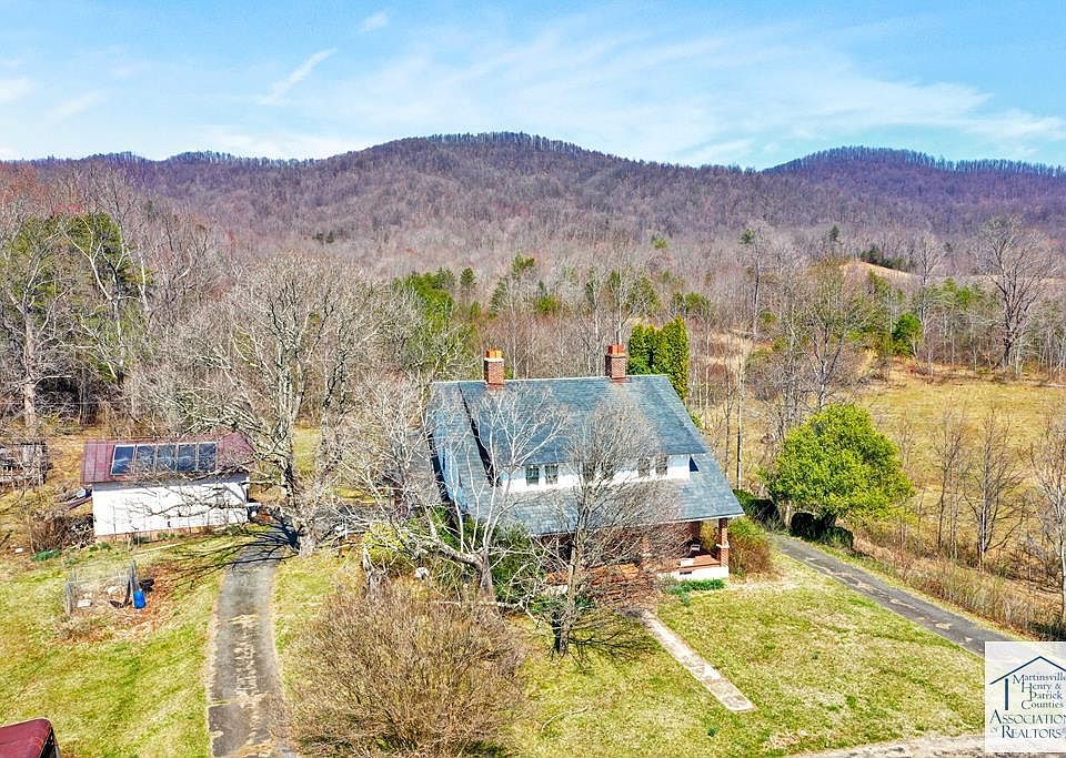 1st image of 401 Green Hill Ln