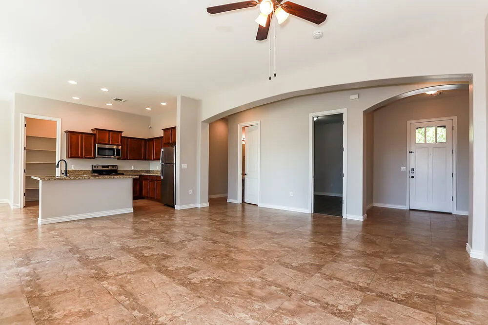 3 bed, 2.5 bath, 2151 sqft, $2,375 — Photo 4