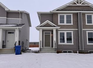 1923 W McCaskill Dr, Crossfield, AB T0M0S0