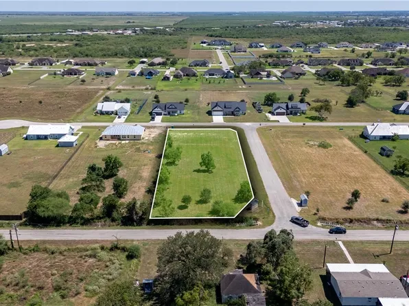 267 Honeycomb Dr, Victoria, TX 77904