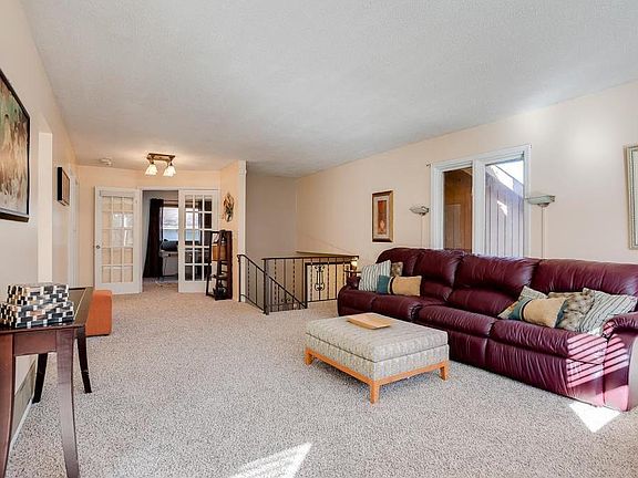 4th image of 391 E Horseshoe Dr