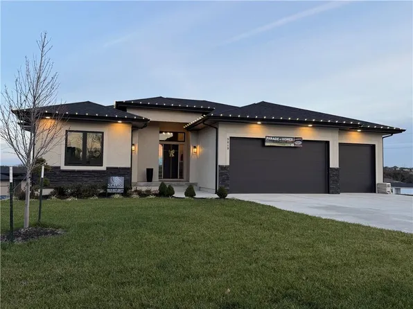 9019 Freedom Cir, Lenexa, KS 66227