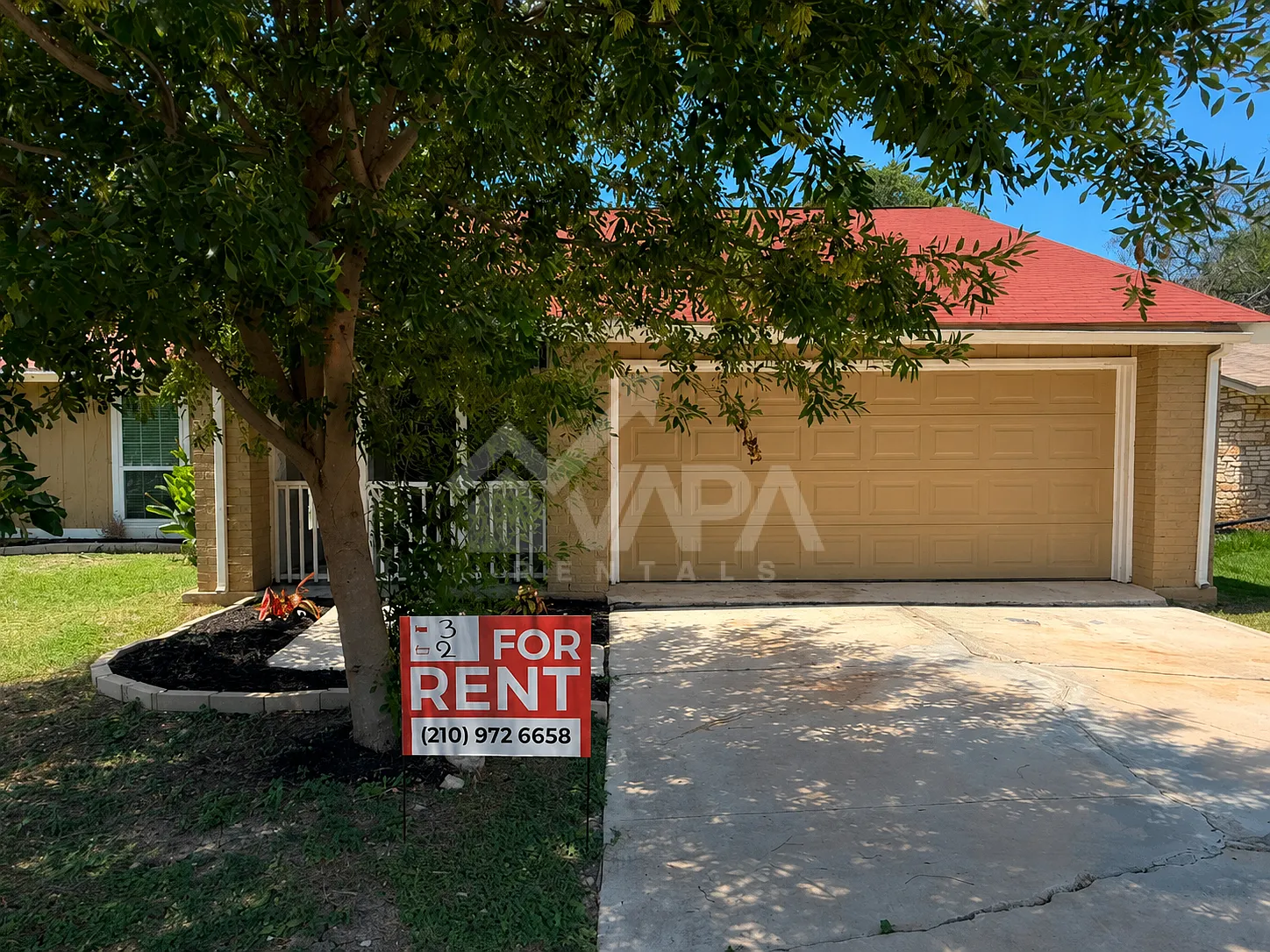 3 bed, 1172 sqft, $2,100 — Photo 1