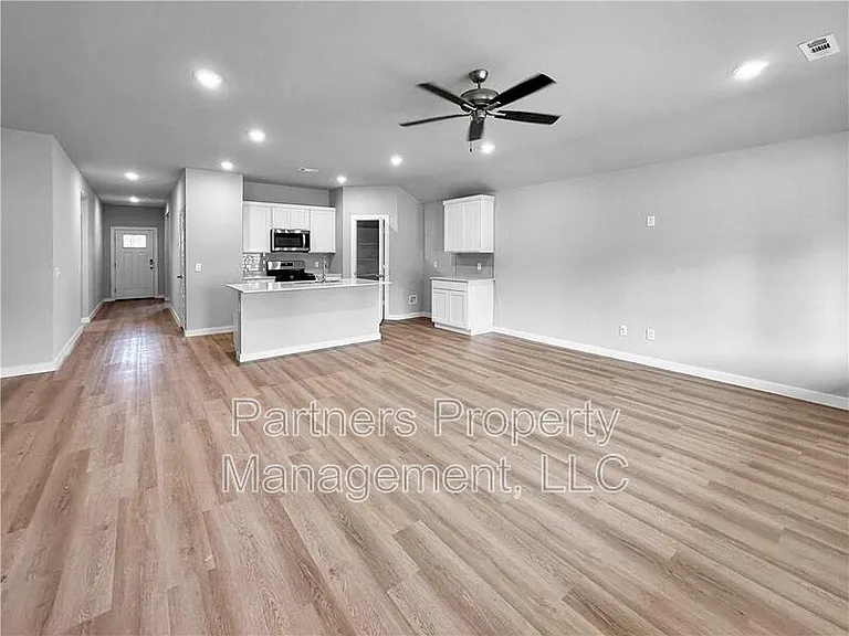4390 W Glacier St — Photo 3