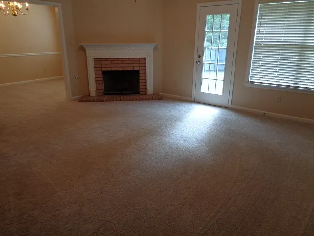 3 bed, 2.0 bath, 1350 sqft, $1,940 — Photo 4
