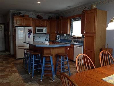 3rd image of 1000 N Honeysuckle Ln