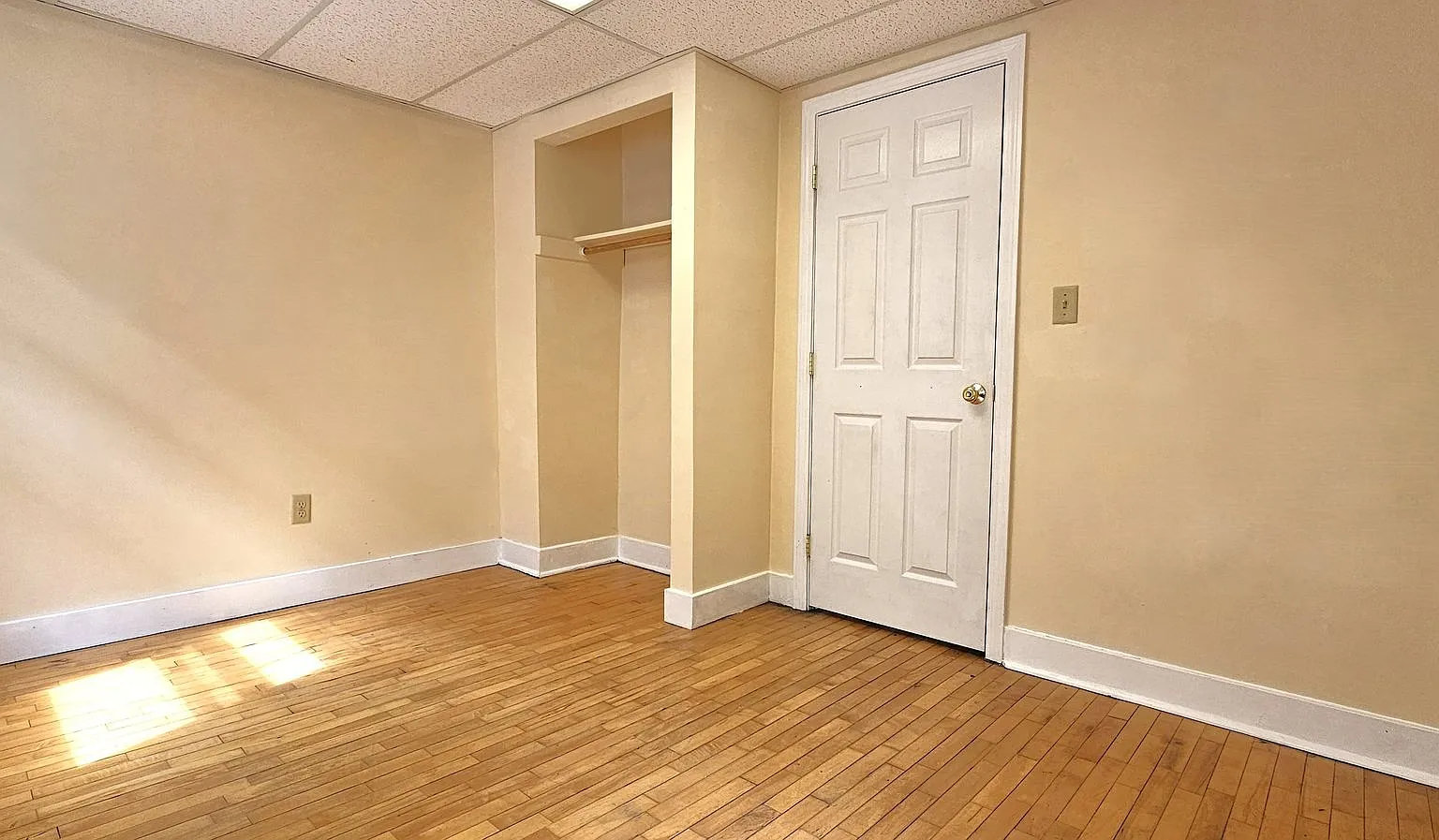 9 Peru St, Burlington, VT | 5 Bedroom House with Private Yard & Parking | June 2027 — Photo 3