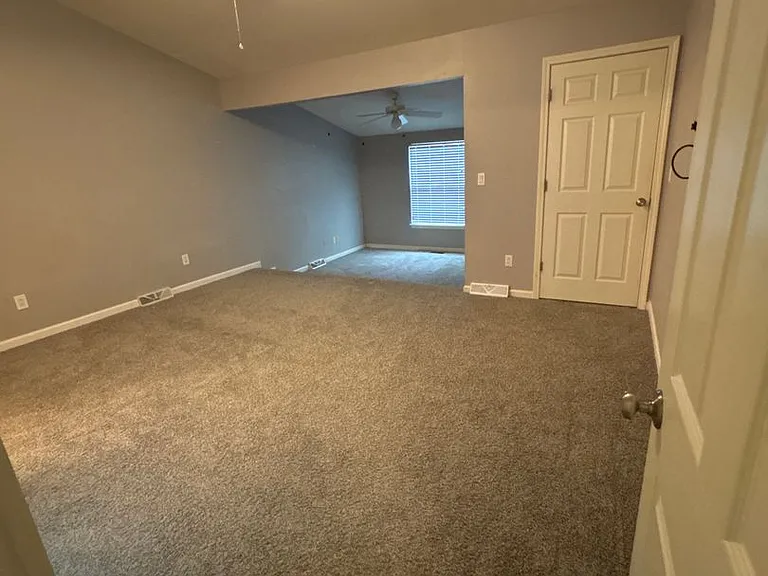 317 Bainbridge Dr #N — Photo 22