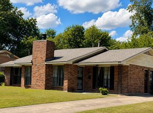 707 Auburn St, Tuskegee, AL 36083