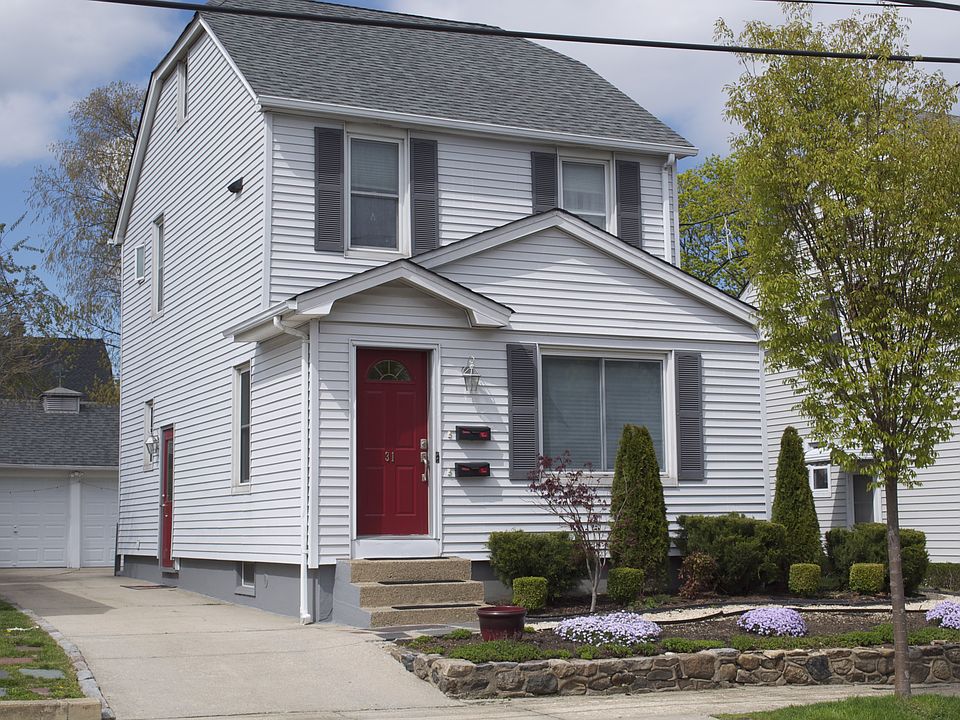 1st image of 31 Franklin St