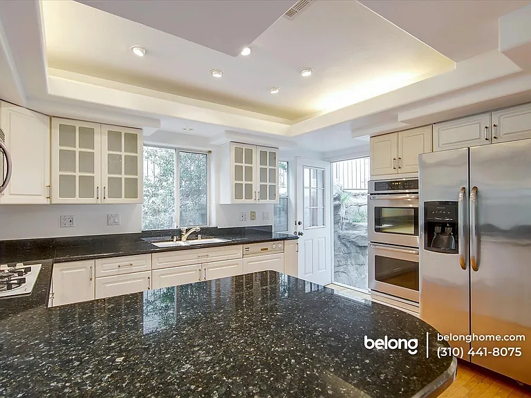 8527 Wonderland Ave — Photo 21