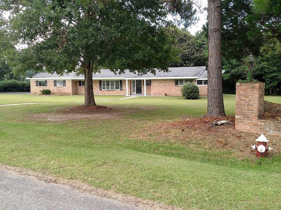 Corner lot with a huge front