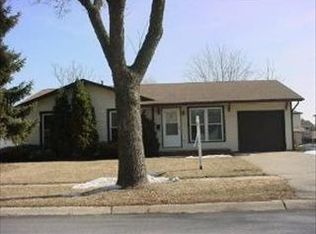 1141 Grissom Trl, Elk Grove Village, IL 60007